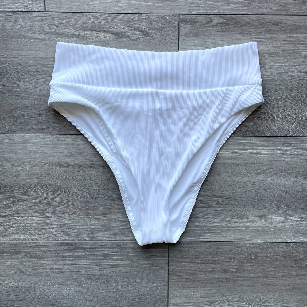 ⭐️3/$25⭐️ White Aerie Ribbed High Cut Cheeky Bikini Bottom, Size Large, NWT
